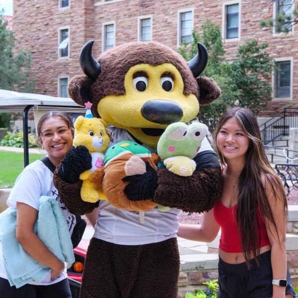 Scenes from move-in 2022