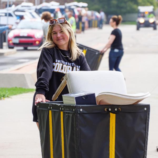 Scenes from move-in 2022
