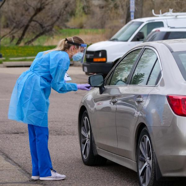 King Soopers partnered with the Colorado Emergency Operations Center to offer free COVID-19 drive-thru testing at the CU Boulder campus. (Photo by Patrick Campbell/University of Colorado)