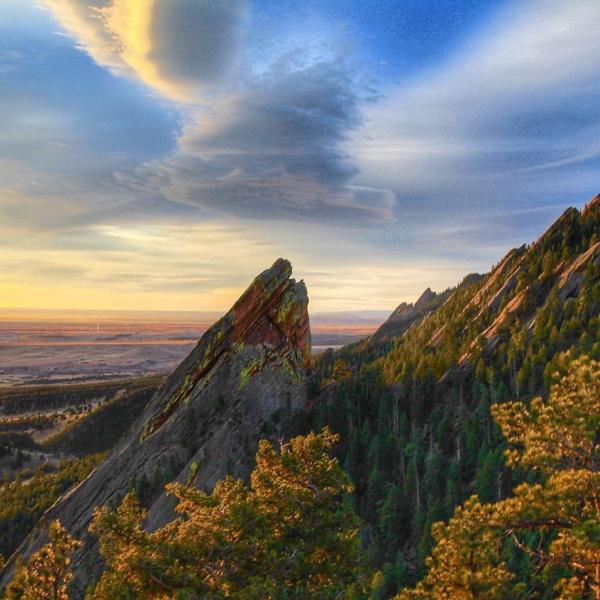 Flatirons at sunrise | Credit @monkmoose @bouldergov
