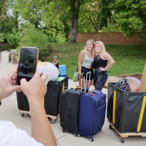 Scenes from move-in 2022