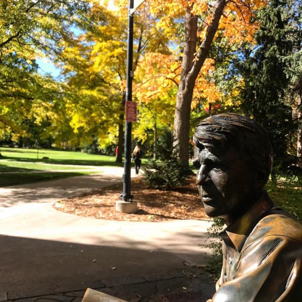 Robert Frost is such a stoic man! | Credit @llife_oftheparty
