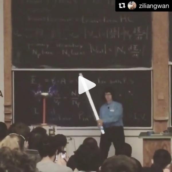 Science is awesome! Thanks @ziliangwan for sharing this #teslacoil http://bit.ly/2Do5tJb