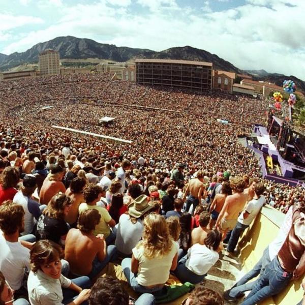 A little Grateful Dead throwback! Instagram photo by @aegpresentsrm.