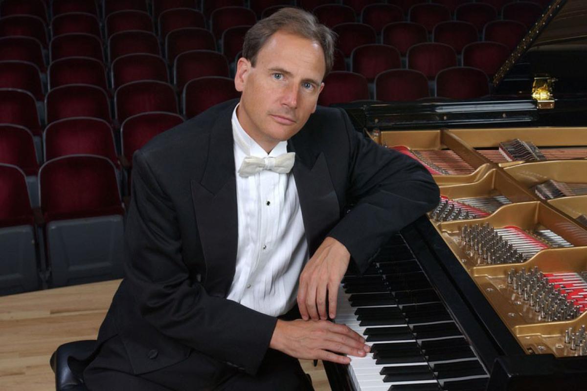 2016 Distinguished Professor David Korevaar