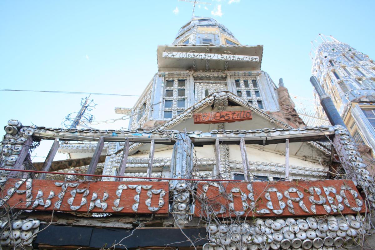 Building made of tin