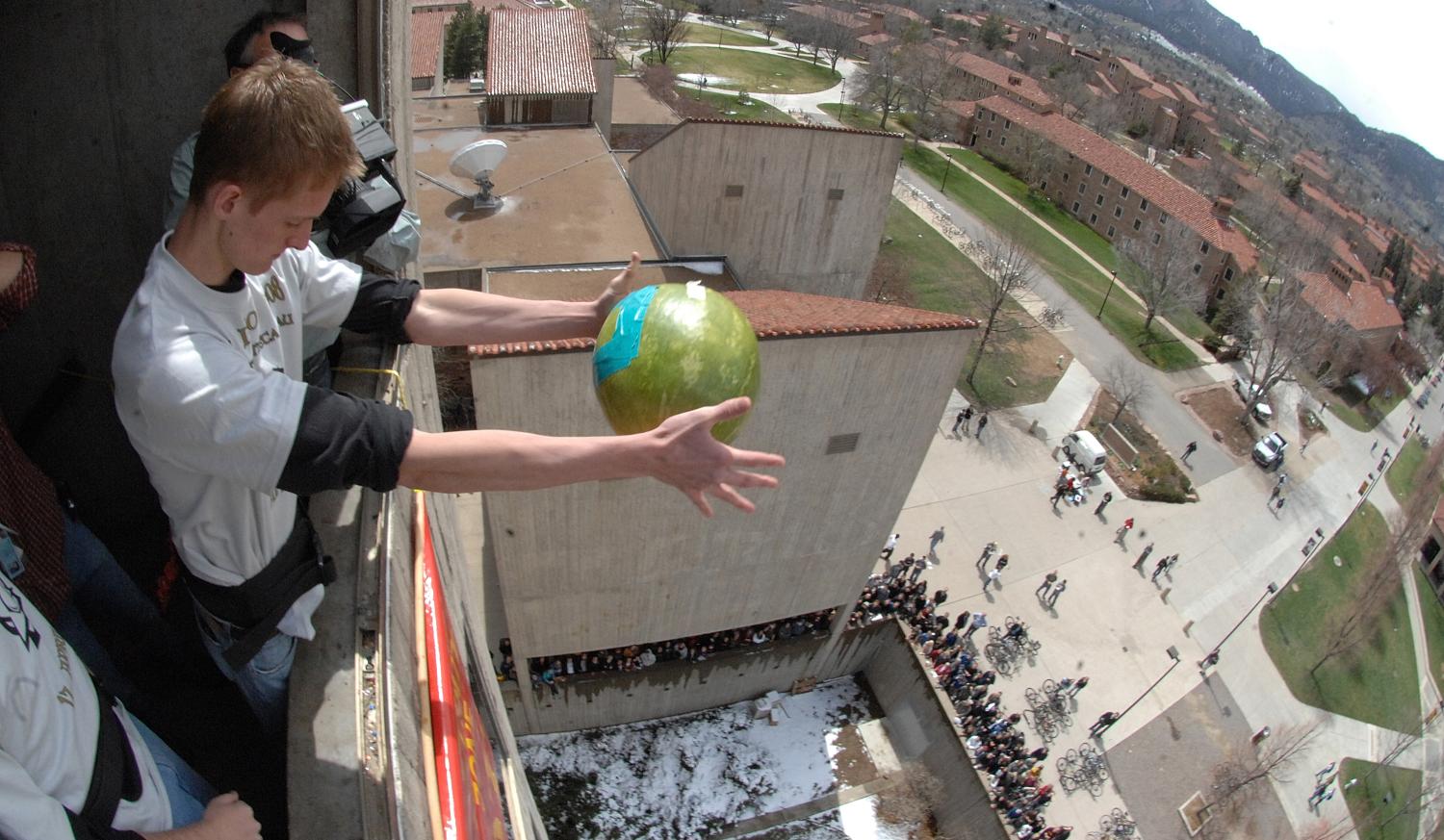 students engineering days egg drop