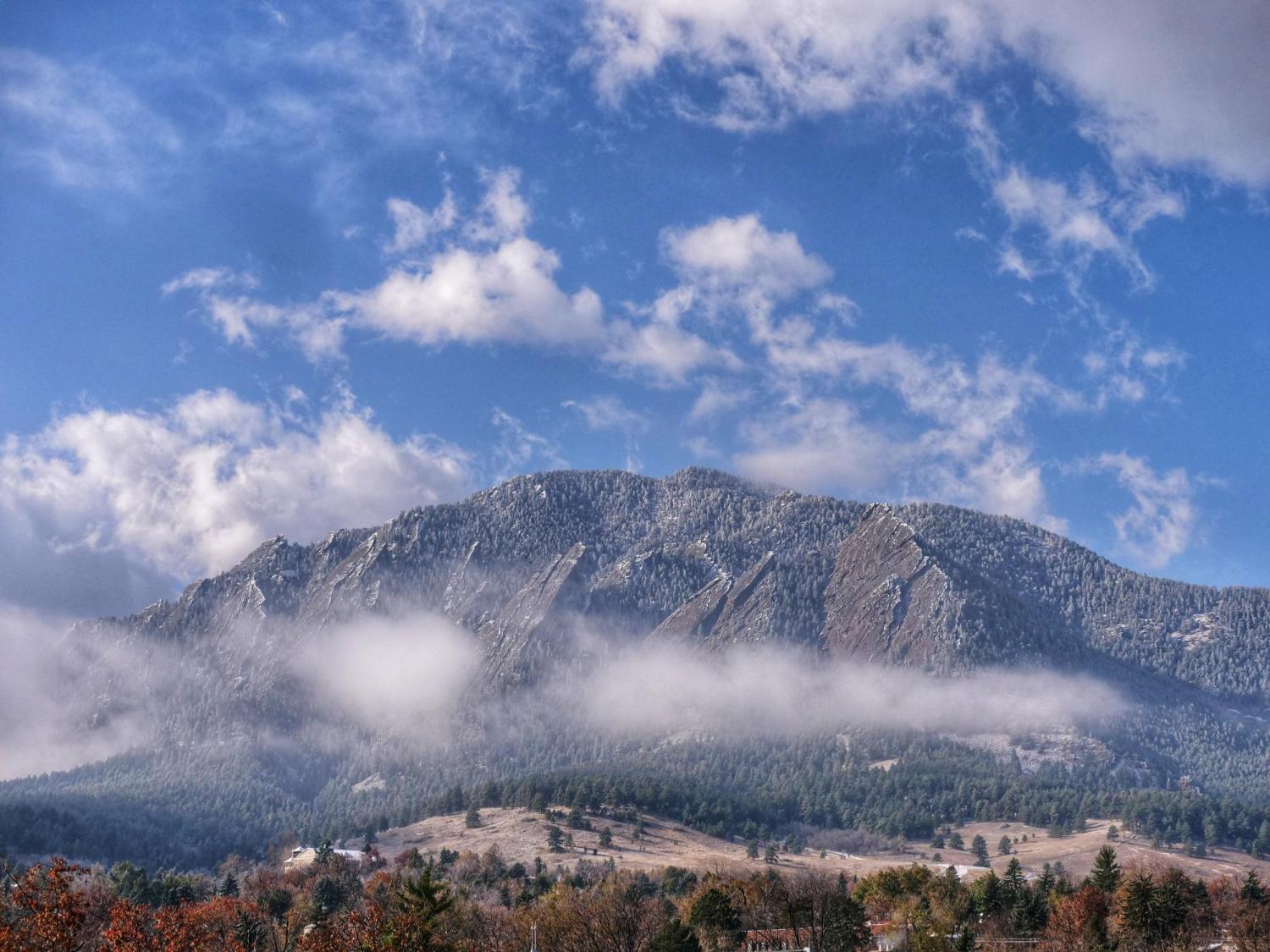 A scene of the Flatirons from the CU campus.