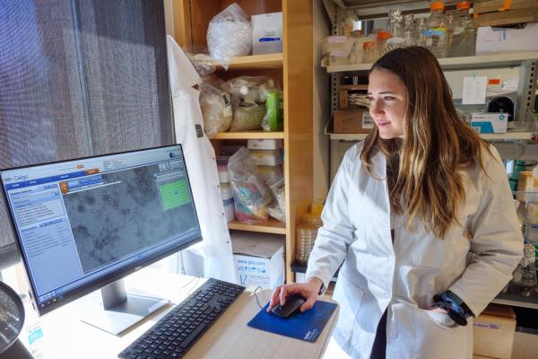 Marina Nieto-Caballero assesses the infectious potential of airborne murine coronavirus using computer aided microscopy