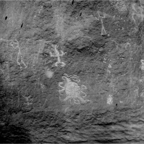 Piedra del Sol petroglyph