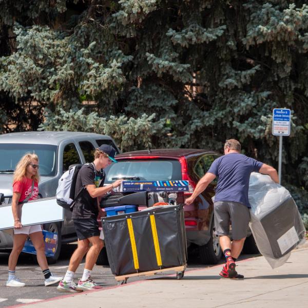 First-year students, parents, staff and volunteers welcome each other back to CU Boulder on Monday, Aug. 16, 2021. (Photo by Patrick Campbell/University of Colorado)