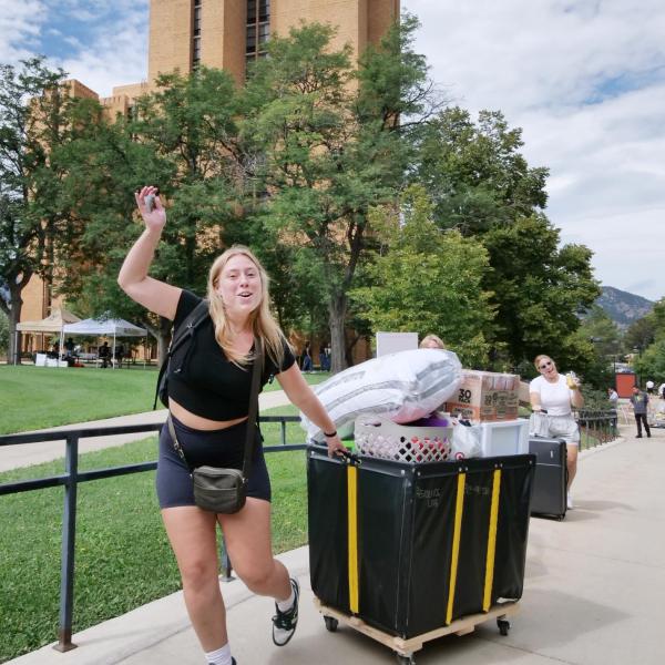 Scenes from move-in 2022