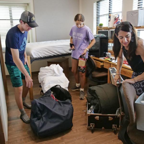 Scenes from move-in 2022