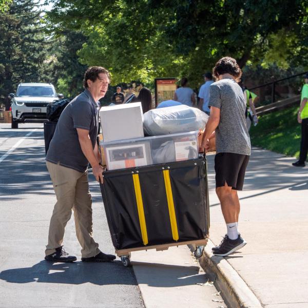 Scenes from move-in 2022