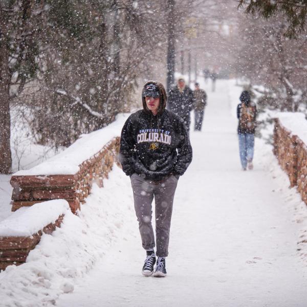 Snow on campus. Photo by Glenn Asakawa.