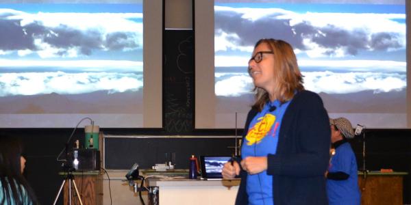 Katja Friedrich teaches attendees about clouds