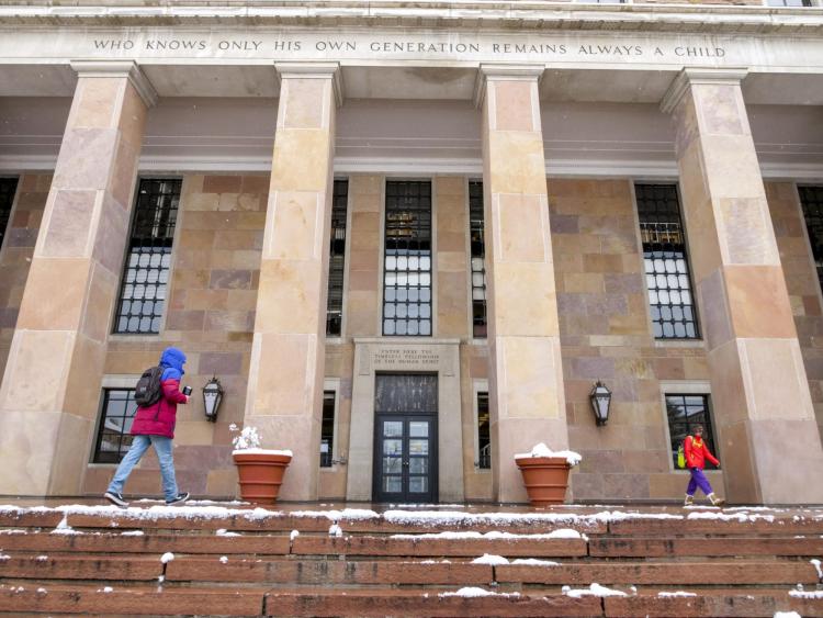 Snow at Norlin Library