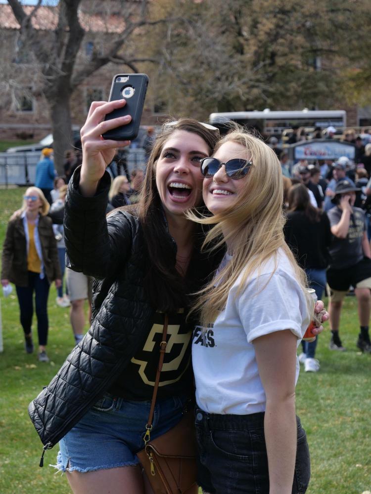 Scene from Homecoming 2018. Photo by Glenn Asakawa.