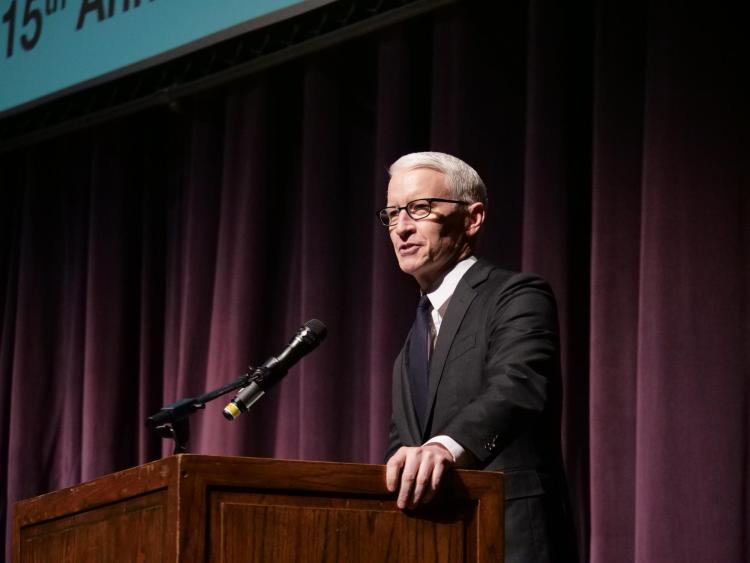 Anderson Cooper speaks on campus. Photo by Glenn Asakawa.