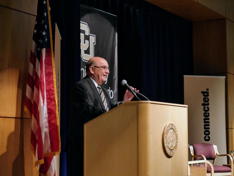 Chancellor Phil DiStefano speaks at the 2018 spring town hall. Photo by Glenn Asakawa.