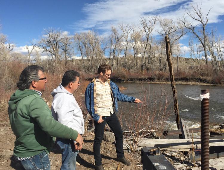 Gunnar Paulsen (‘18) working with farmers on the Acequia Project in the San Luis Valley
