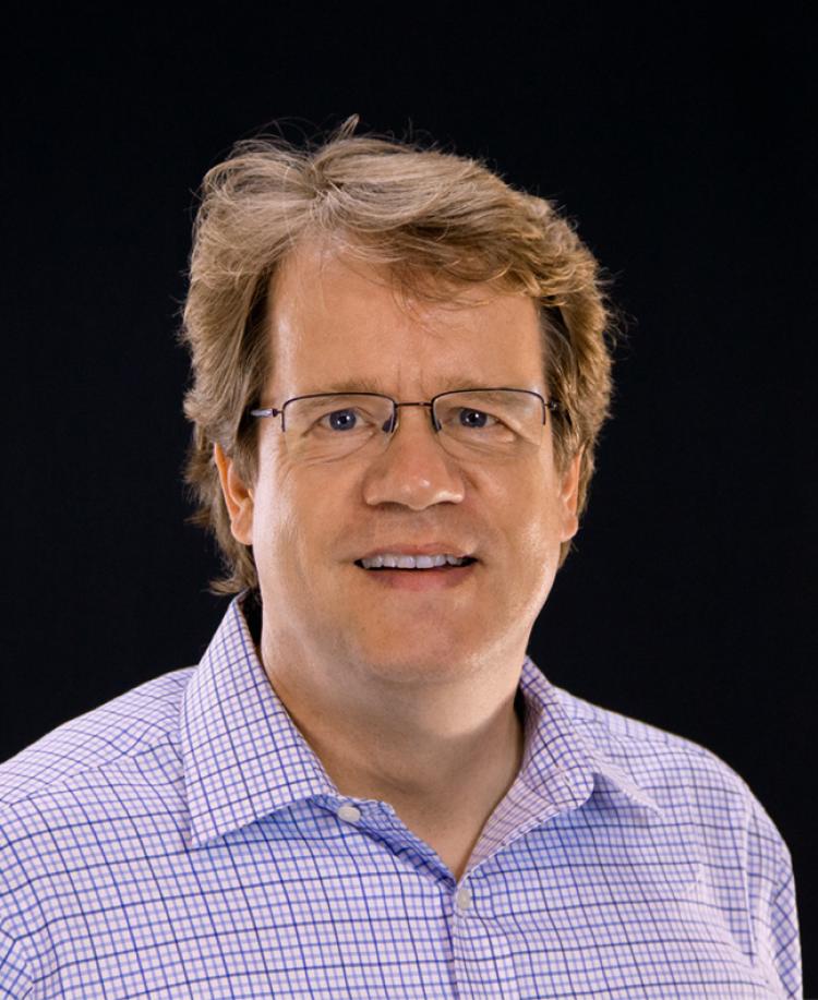 Andreas Becker headshot