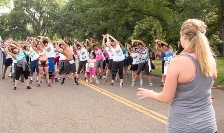 2016 participants warm up for 5K race