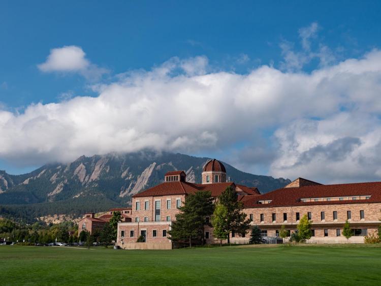 Photo of the Leeds School of Business at CU Boulder.