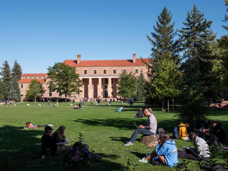 students on Norlin Quad