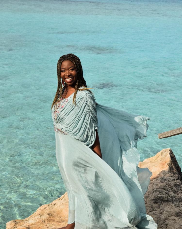 Jessica Rush Leeker standing near ocean
