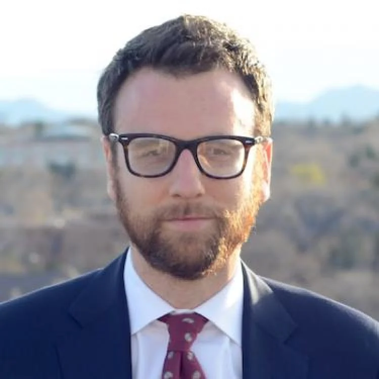 Toby Hopp headshot