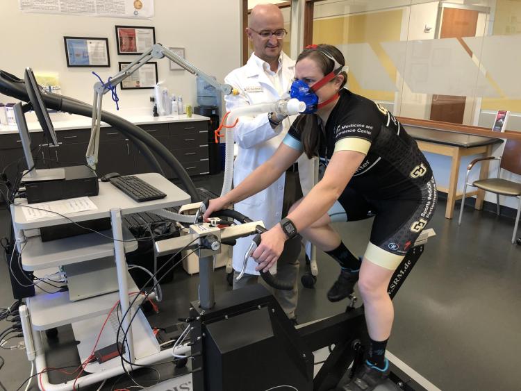 Inigo San Millan administers a metabolic flexibility test