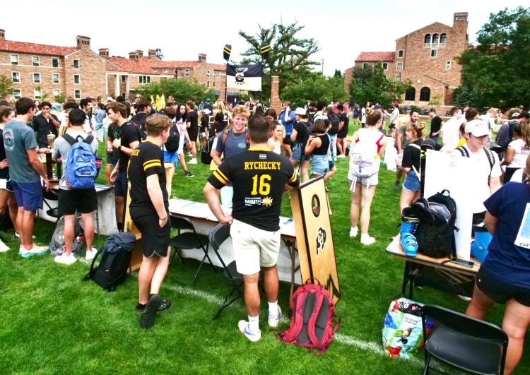 students at the Be Involved Fair on Farrand Field