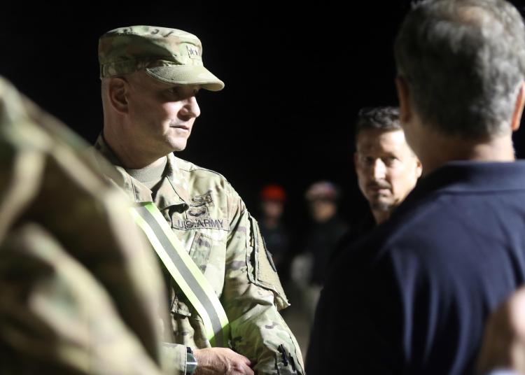 An army major general speaks with Army North responders assigned to the incident command post during exercise Sudden Response 16-2 at Fort Hood, Texas.