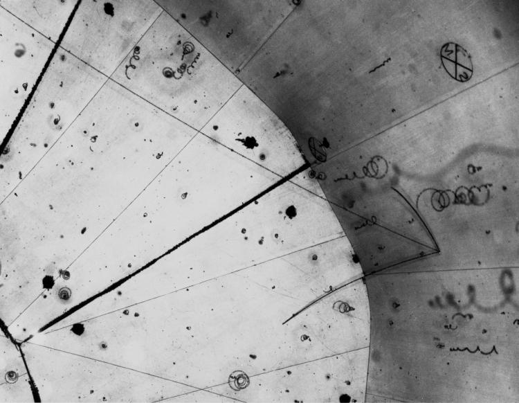 A visualization of the first observation of a neutrino using a hydrogen bubble chamber.