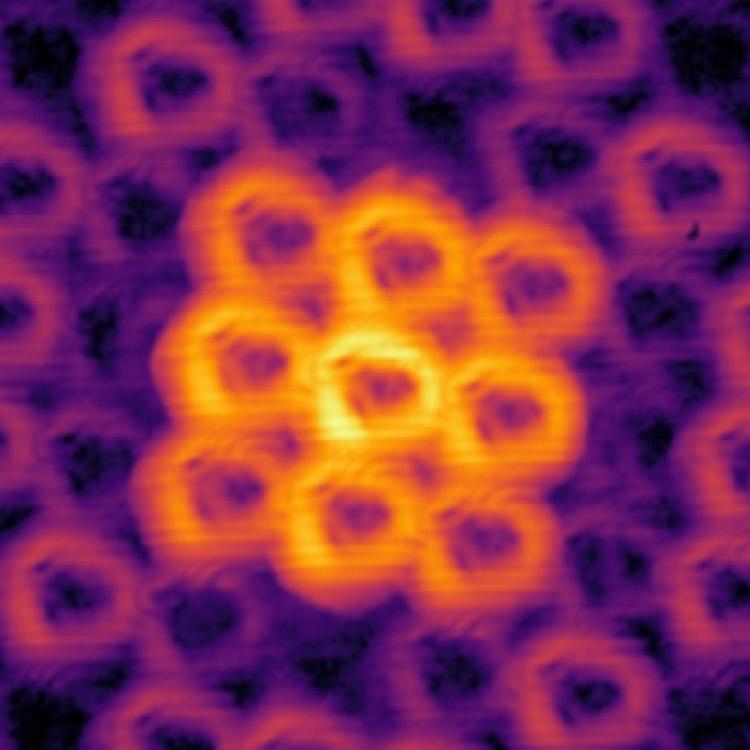 Colorful microscopic image of a regularly repeating pattern