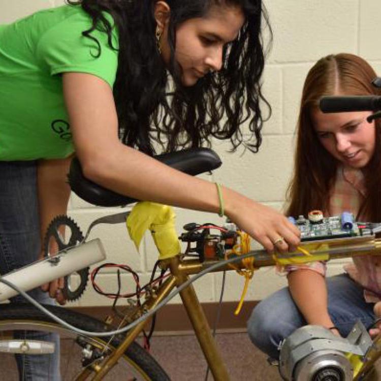 Maithreyi Gopalakrishnan works on hybrid kit for rickshaws