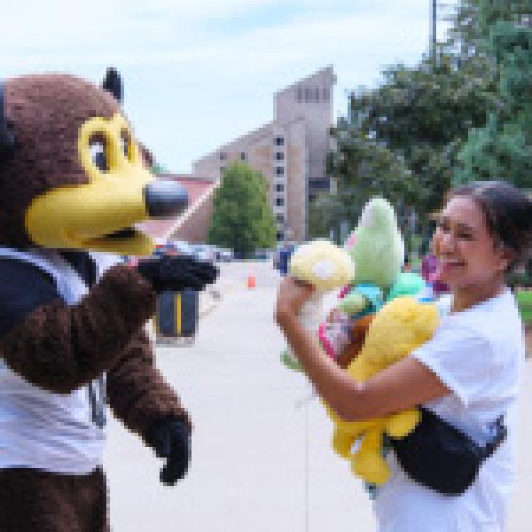 Scenes from move-in 2022