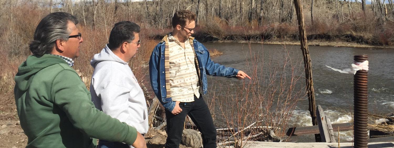 Gunnar Paulsen (‘18) working with farmers on the Acequia Project in the San Luis Valley 