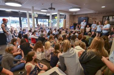 Introductory BBQ for Communications RAP students at Buckingham residence hall