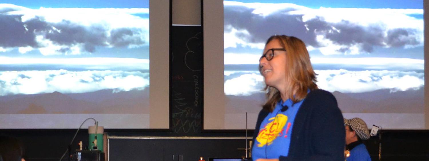 Katja Friedrich teaches attendees about clouds
