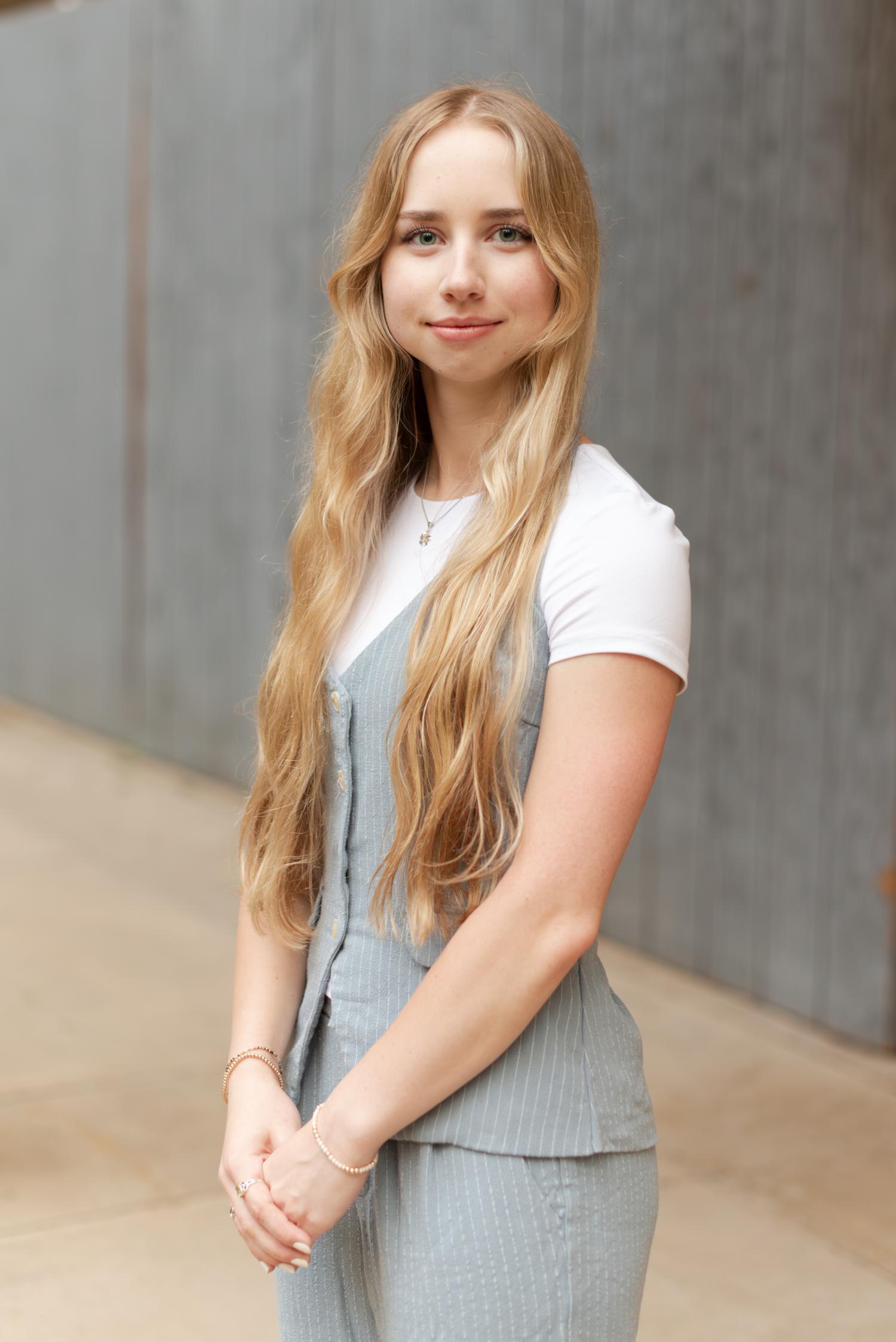 Abbey Headshot