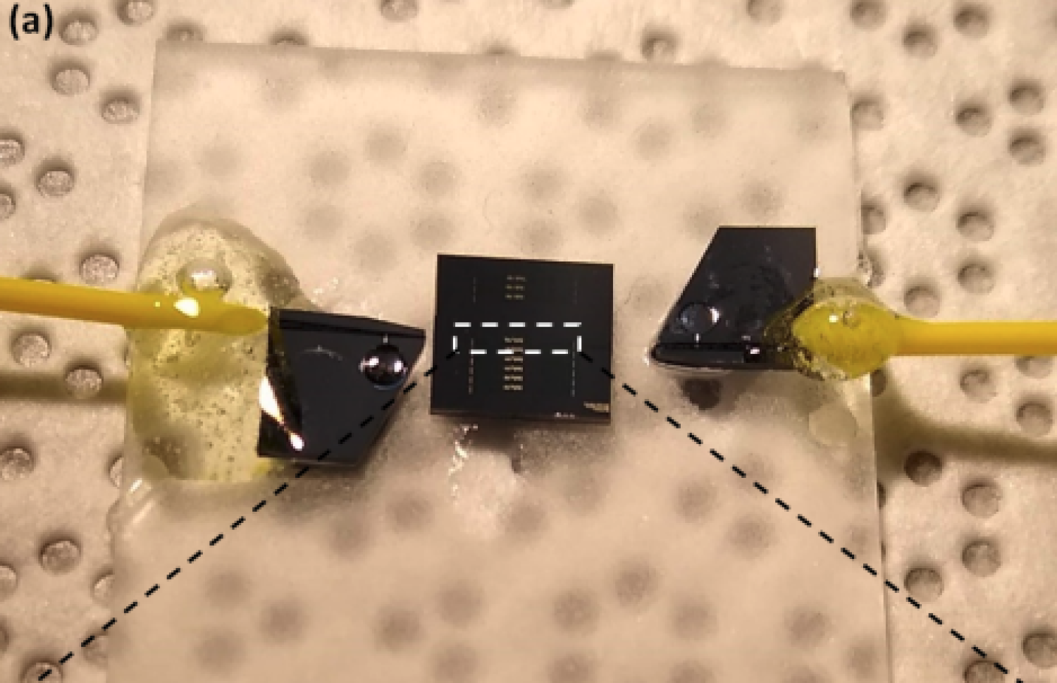Low-loss, high-bandwidth, robust fiber-to-chip couplers