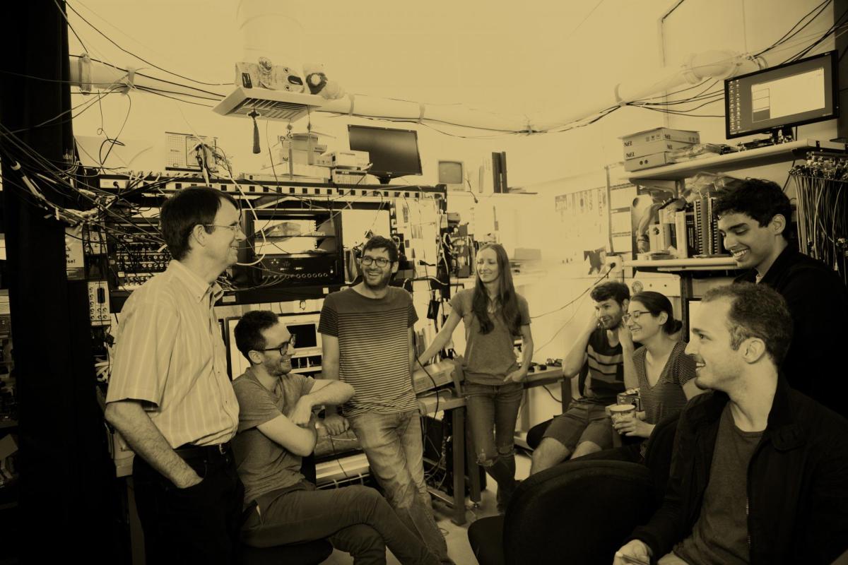 Faculty & students in a lab